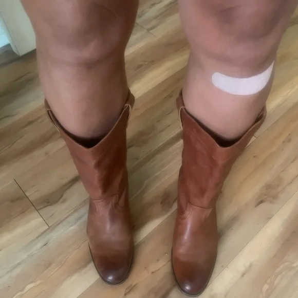 Frye Melissa  leather riding boots, cognac, size 8 - Picture 9 of 13